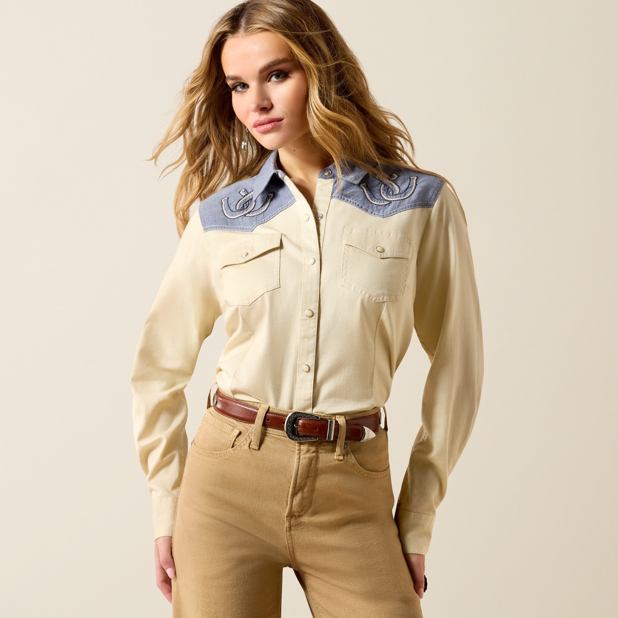 Ariat Women's Horsehoe Western Snap Shirt Long Sleeve