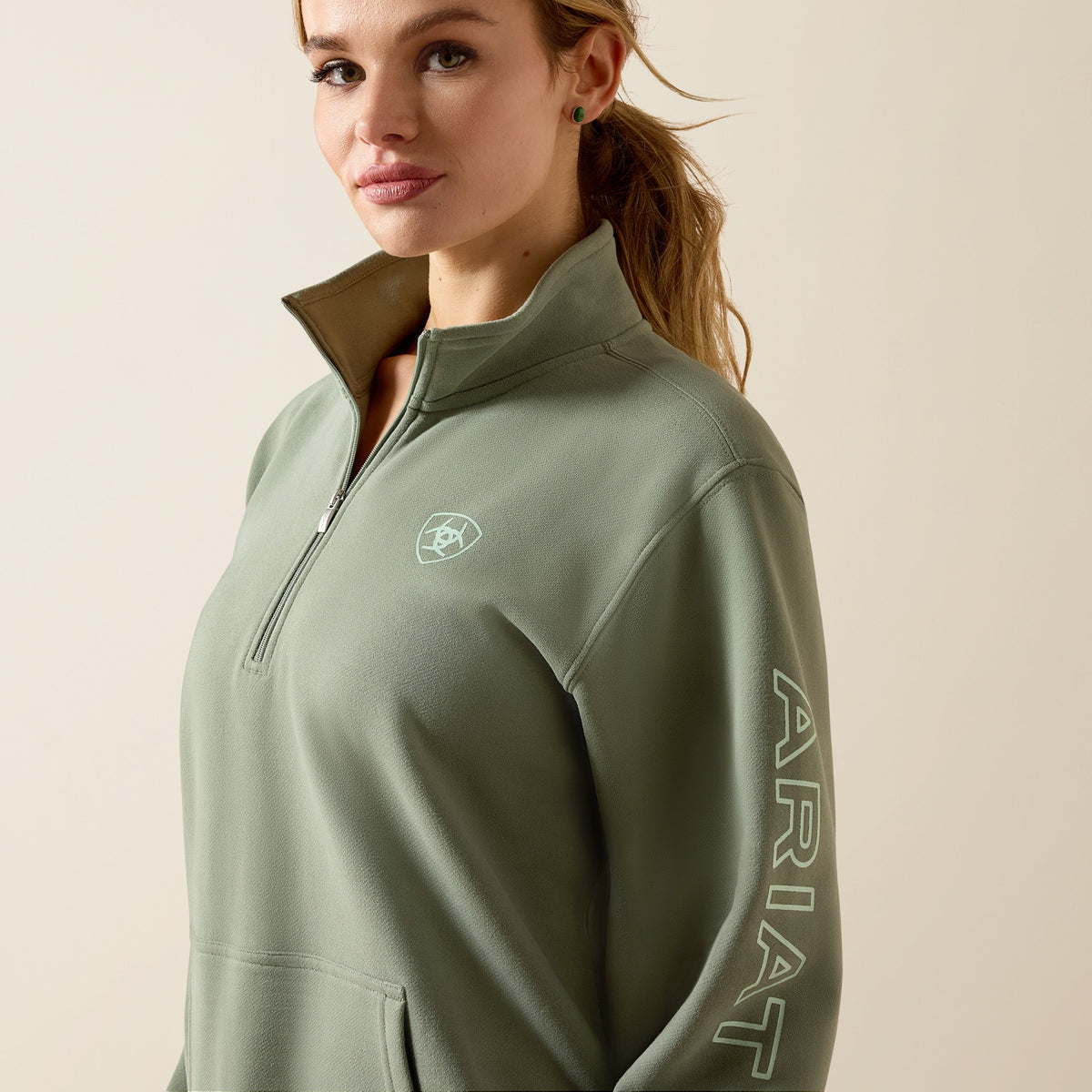 Ariat Women's Foundation Logo 1/2 Zip Sweatshirt