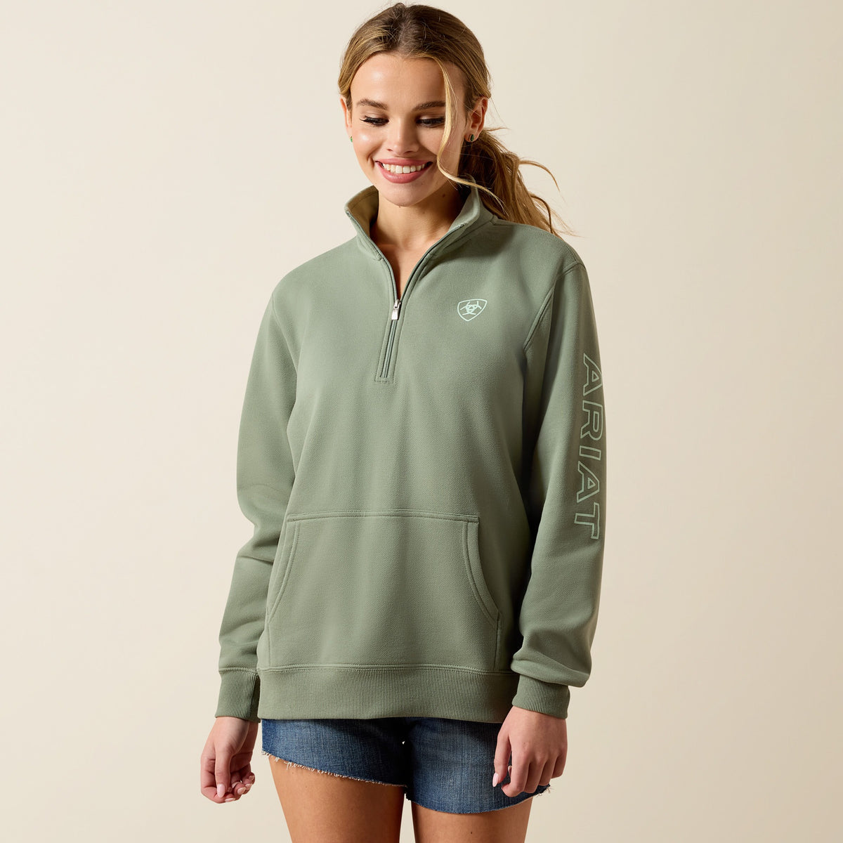 Ariat Women's Foundation Logo 1/2 Zip Sweatshirt