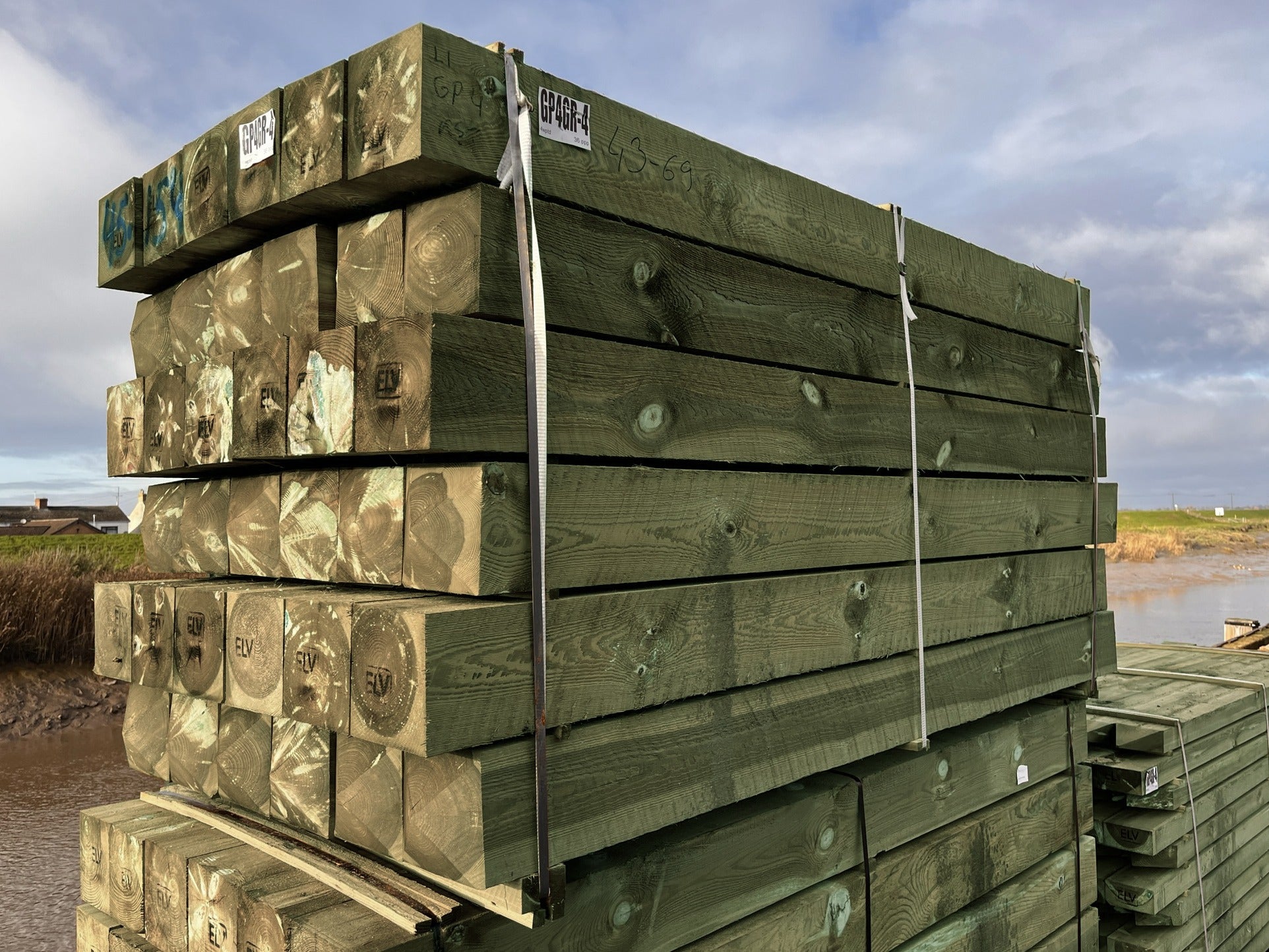 Treated Timber - 2.4m X 175mm X 175mm - Uc4 - 4 Way Tops