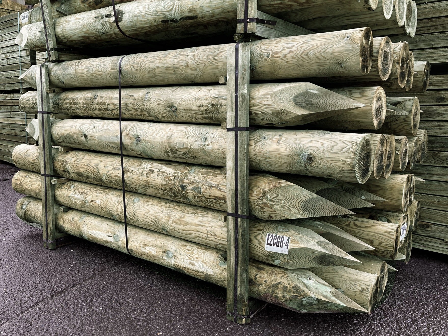 Treated Timber - Strainer Uc4 15yr - 2.4m 150-175mm