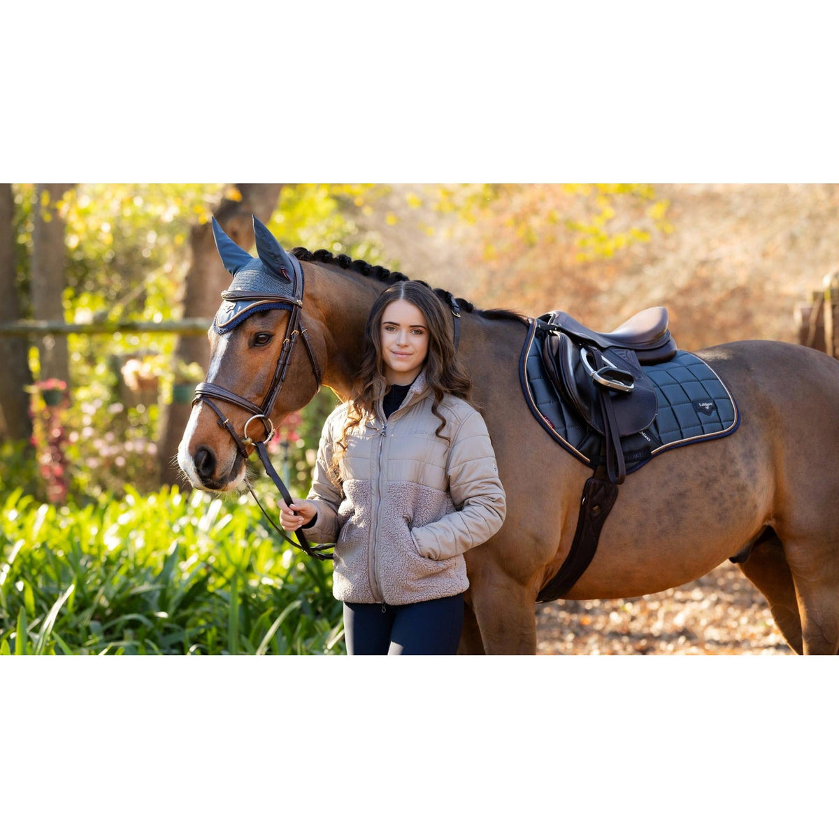 LeMieux Loire Classic Close Contact Square