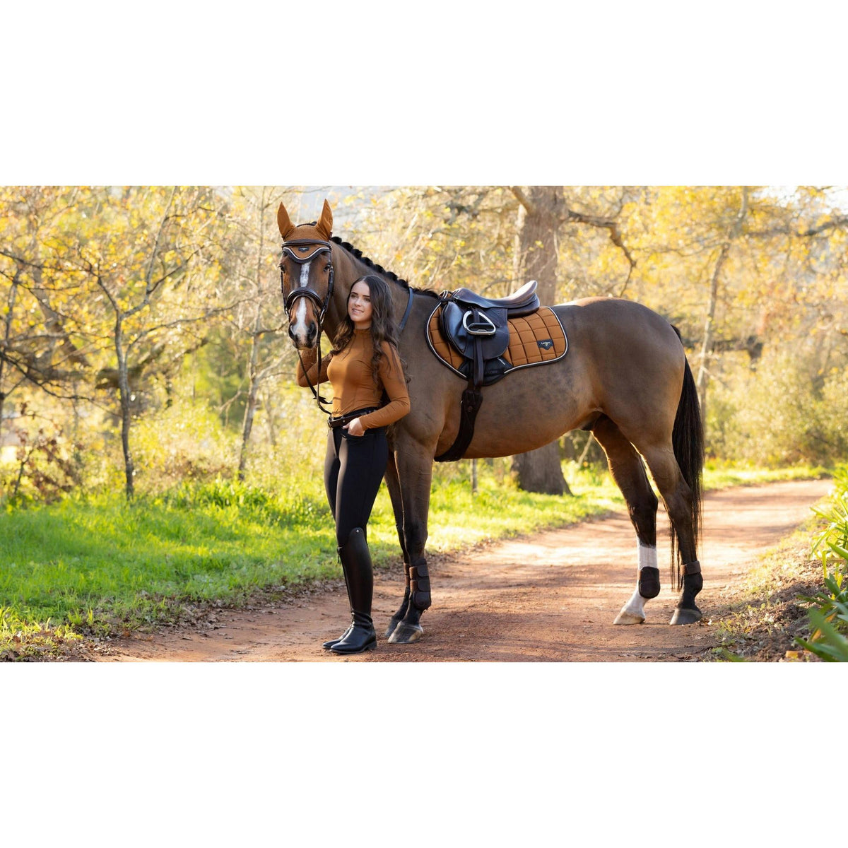 LeMieux Loire Classic Close Contact Square