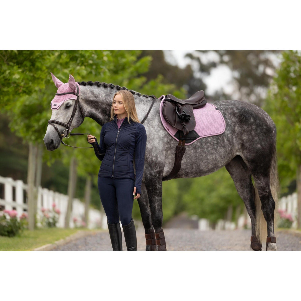 LeMieux Essence Close Contact Square