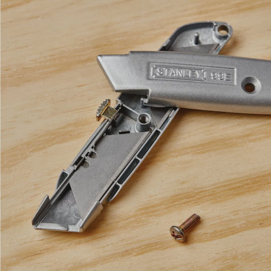 Stanley Classic Retractable Blade Utility Knife